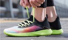 李宁跑鞋最新爆料事件是真的吗,真相揭秘还是网络谣言？